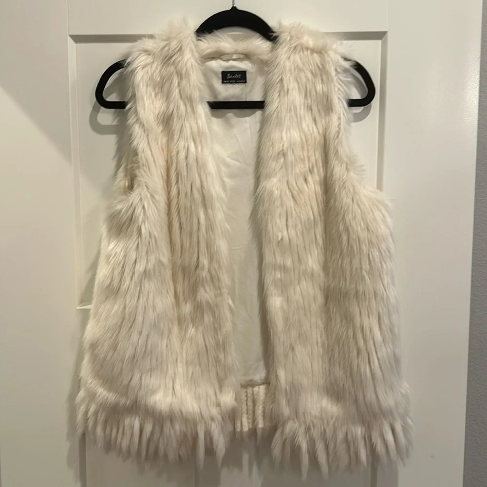 Bardot Faux Fur Vest - Picture 2 of 3